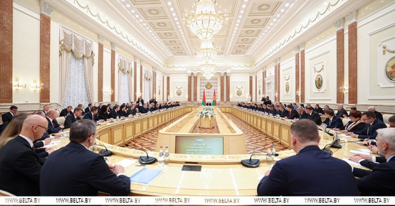 Тонкая настройка на внешнем контуре. Подробности совещания Лукашенко с дипломатами
