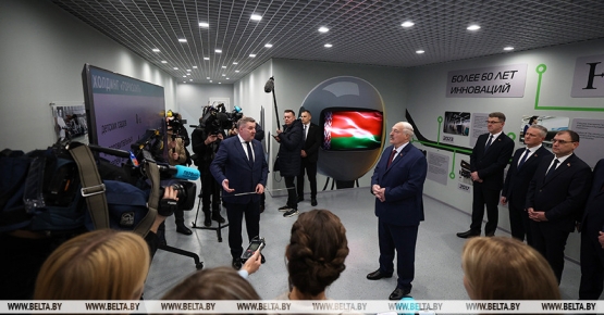 Лукашенко на «Горизонте» дал официальный старт массовому роботизированному производству телевизоров с ИИ
